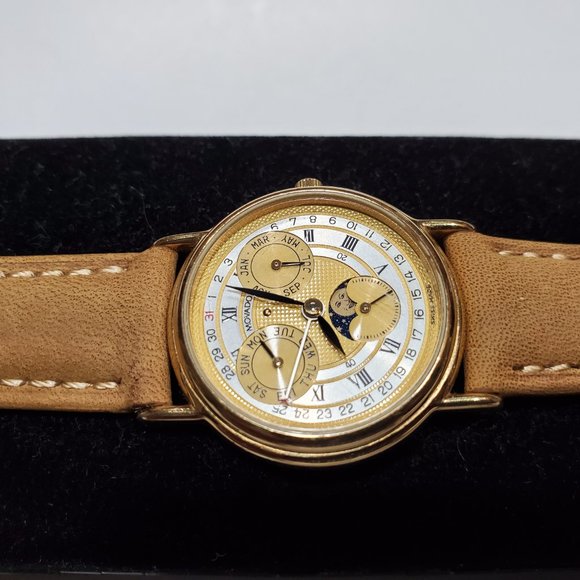 Rare Vintage ESQ Movado Moon Phase Triple Date Circa 80\'s Watch 87-03-822 main image 7